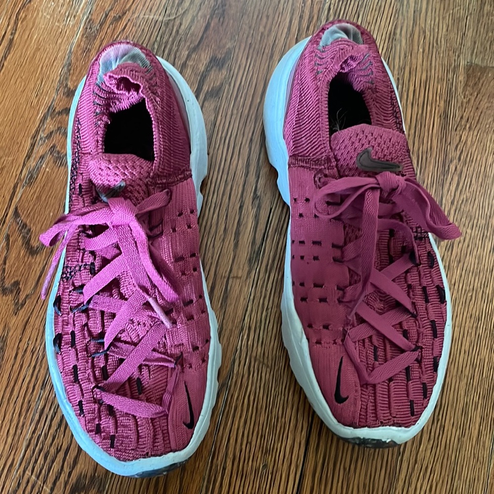 Nike Space Hippie 04 Women’s Shoes Sweet Beet Black Team Red Size 7